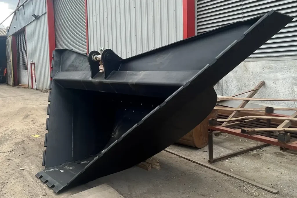 construction attachment - custom digger bucket - trapezoidal bucket