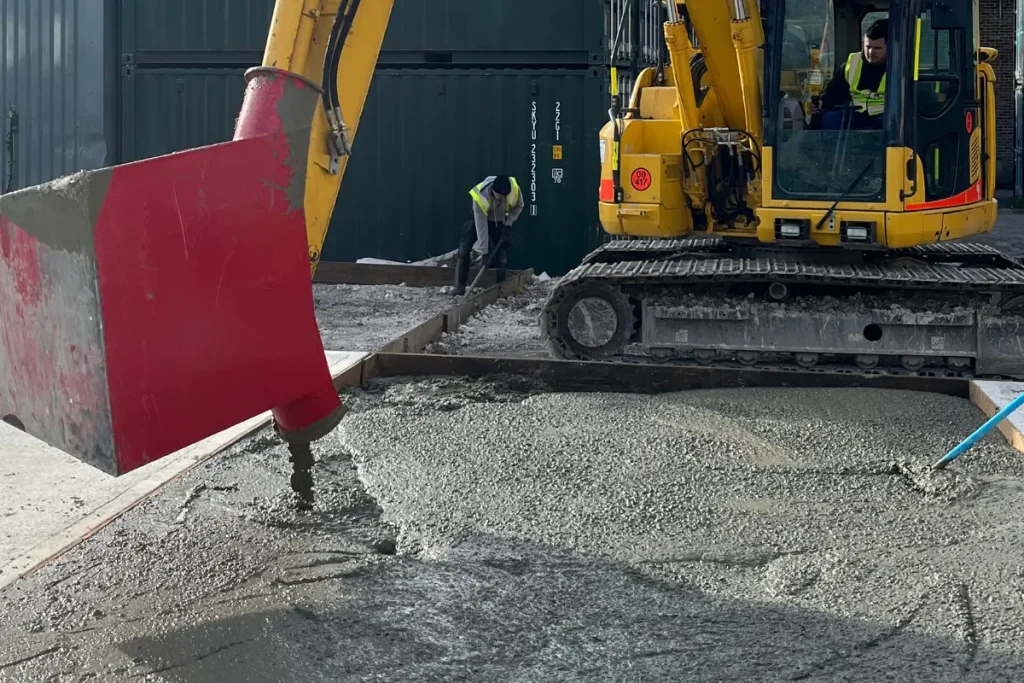 Concrete skip attachments - concrete pourer