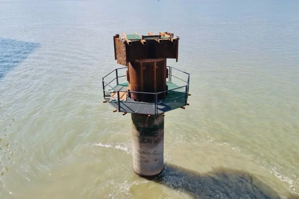 Bespoke engineering - underwater mooring dolphin removal