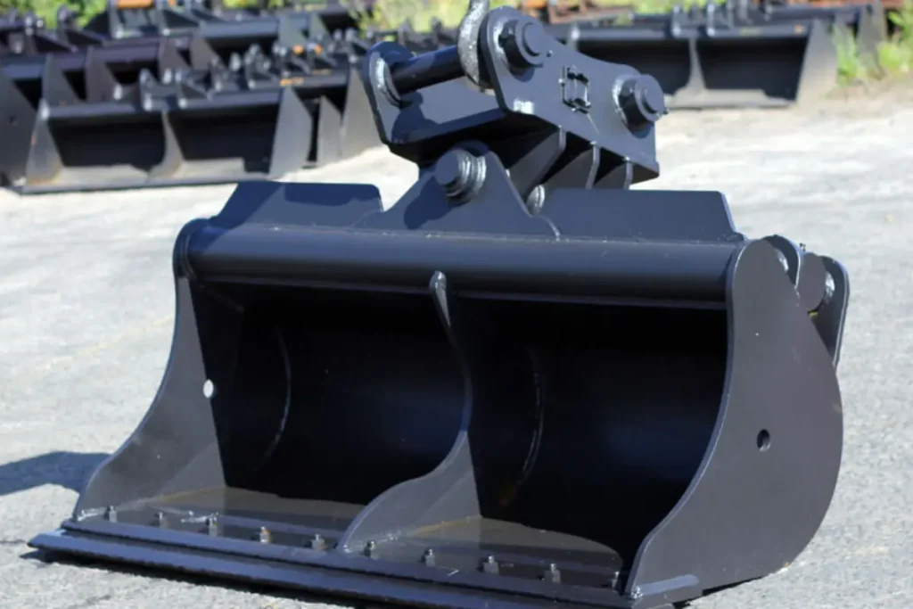 Excavator tilting bucket