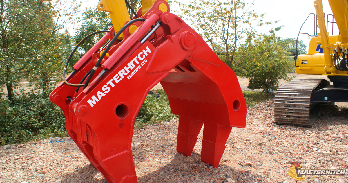 Why Grapples Are Essential Plant Accessories for Modern Construction